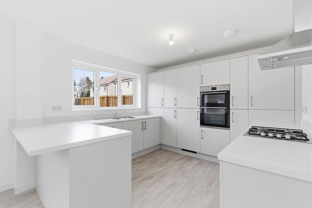 Property photo 2 of 25 5057244