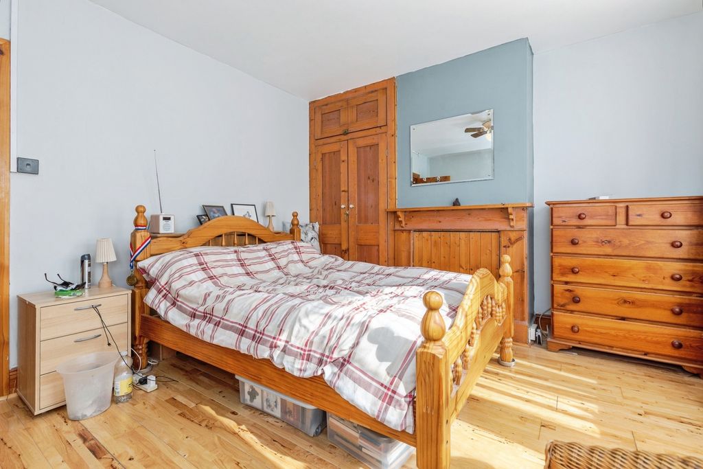 Property photo 3 of 12 Pbox-Img.Jpg