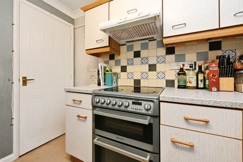 Property photo 3 of 11