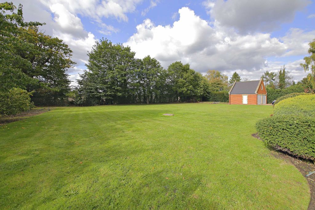 Property photo 2 of 15 Photo