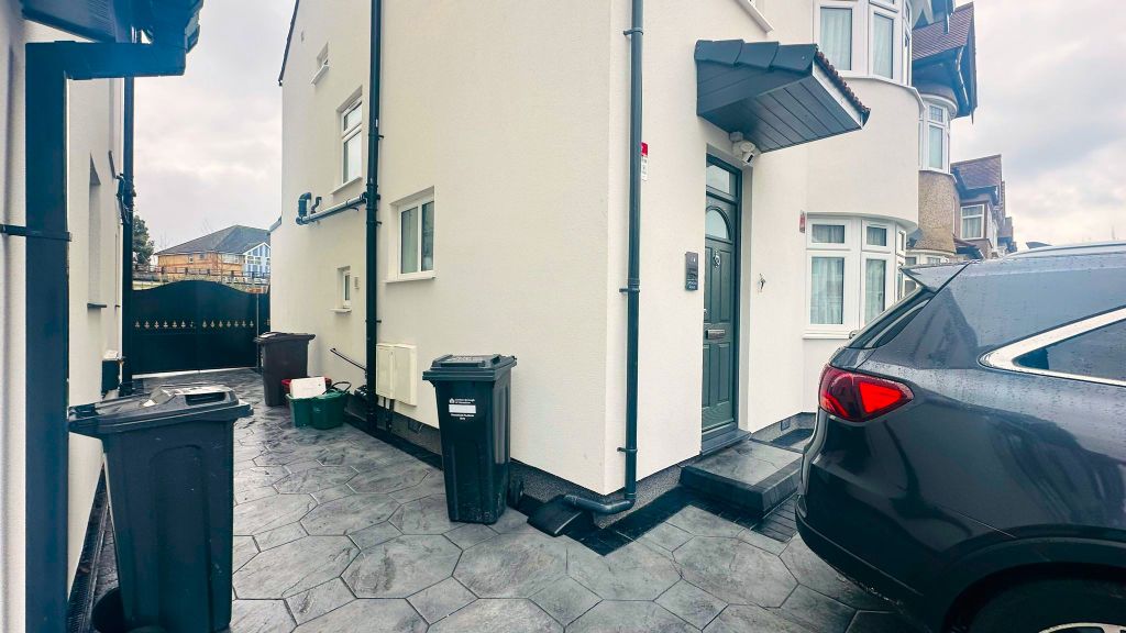 Property photo 2 of 14