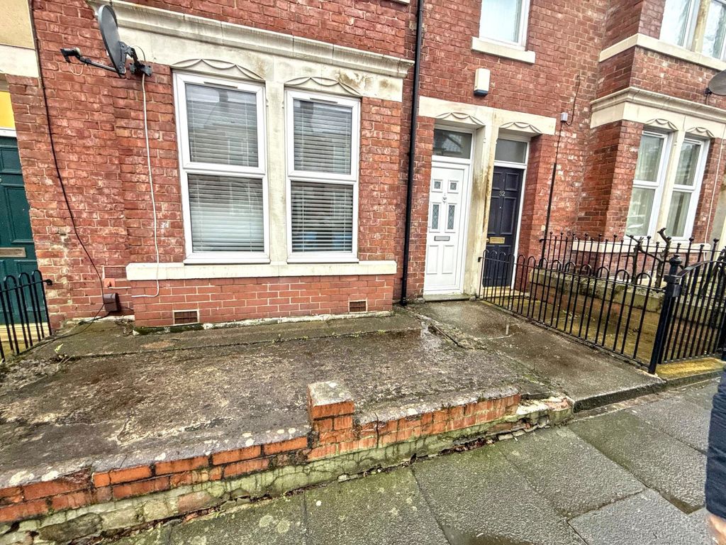 Property photo 2 of 11