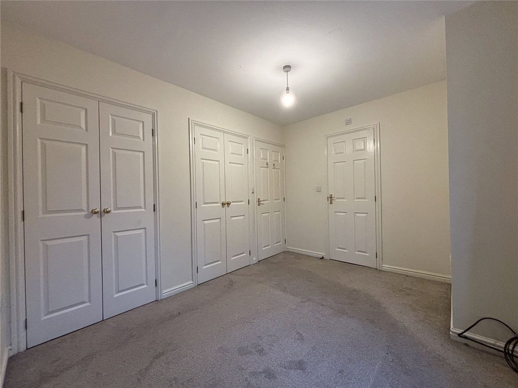 Property photo 3 of 8 Picture No. 17