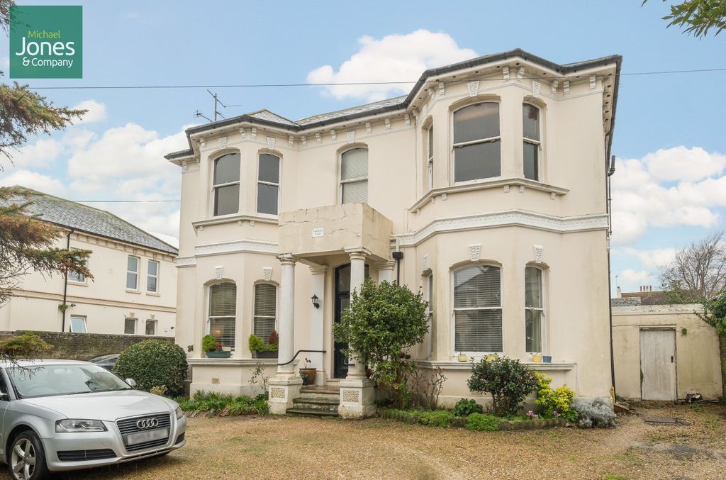 Property photo 1 of 6 External