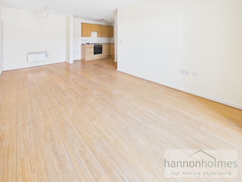 Property photo 3 of 10 Cam05283G0-Pr0161-Still002