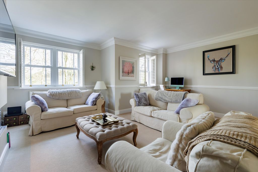 Property photo 2 of 12 Image