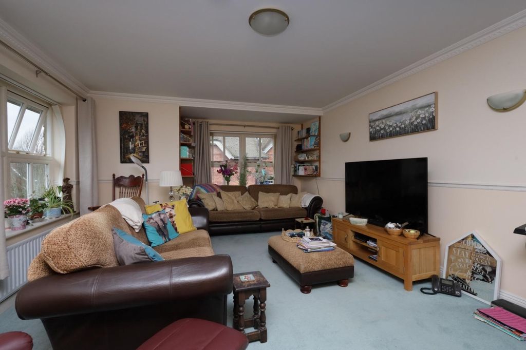 Property photo 2 of 13