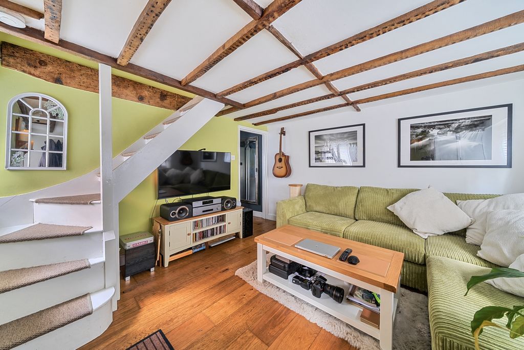 Property photo 3 of 18 1471914-12-6A26A1B79F504-Arw-1