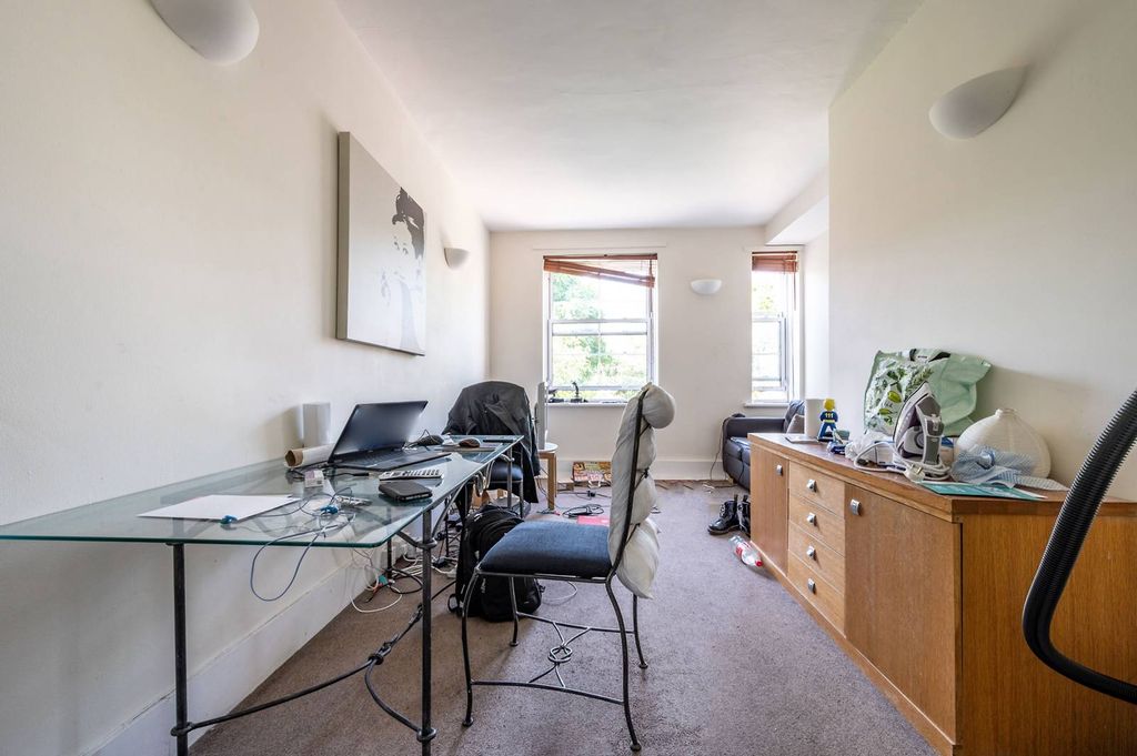 Property photo 2 of 6