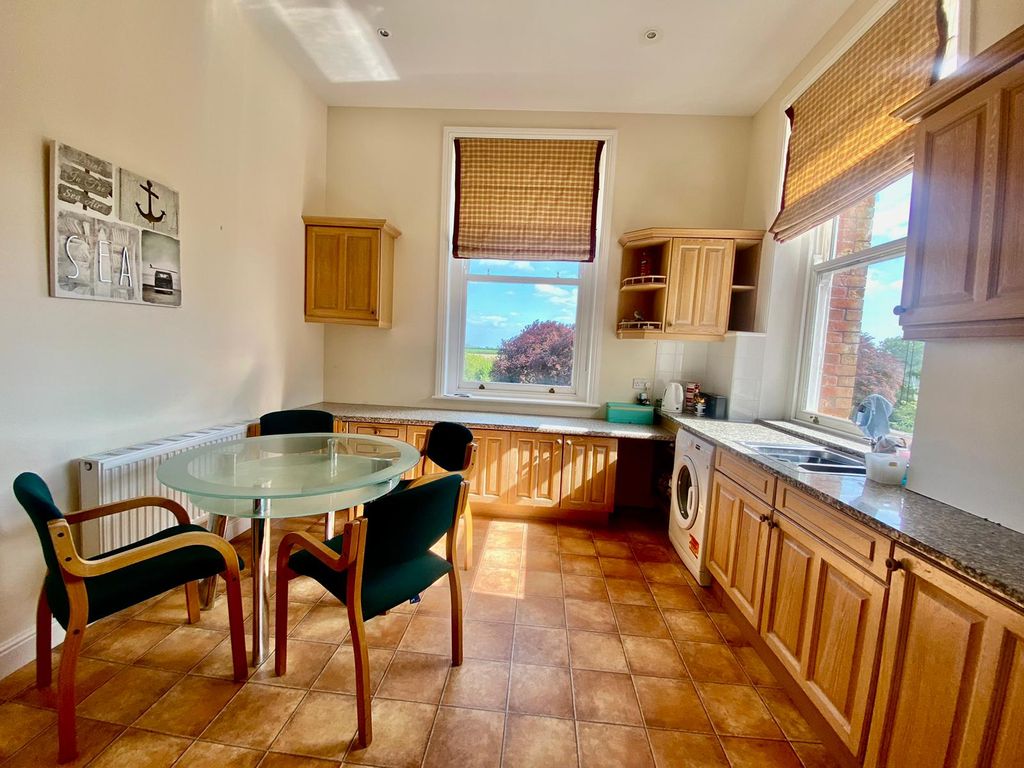 Property photo 3 of 29