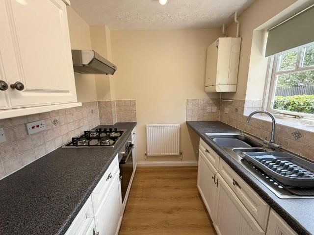 Property photo 2 of 7 Kitchen
