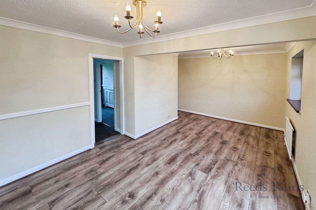 Property photo 3 of 25 Pbox-Img.Jpg