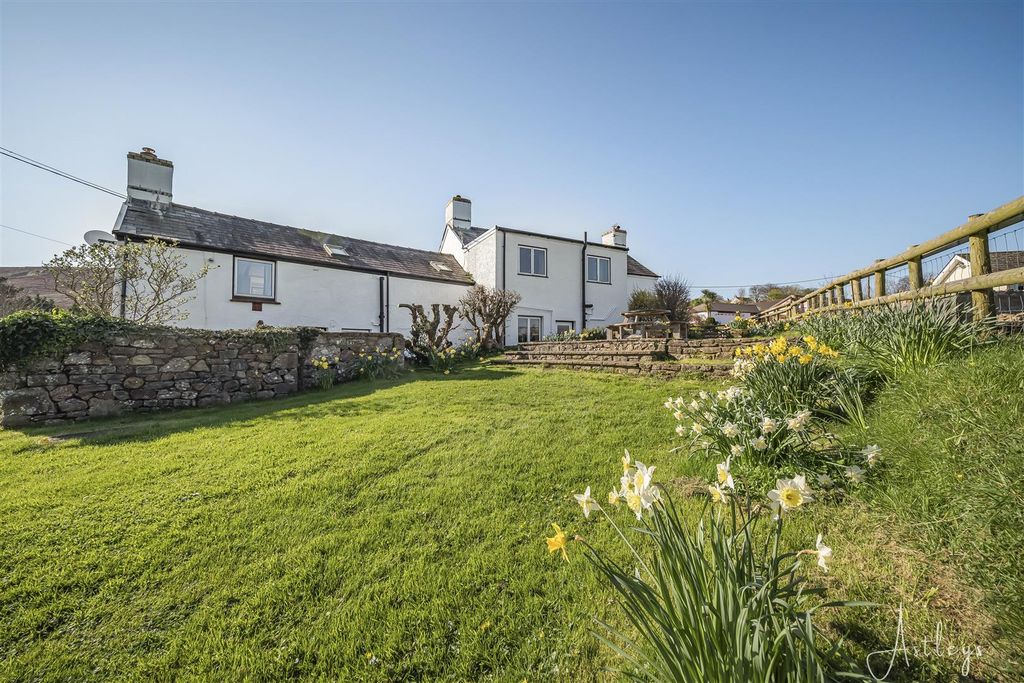 Property photo 1 of 39 10-P1433819.Jpg