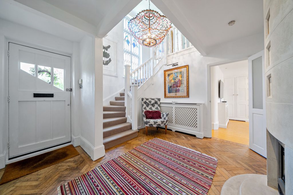 Property photo 2 of 49 1447656-13-69E910...