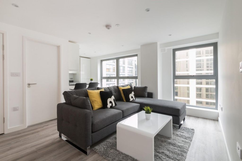 Property photo 1 of 6 Living Area