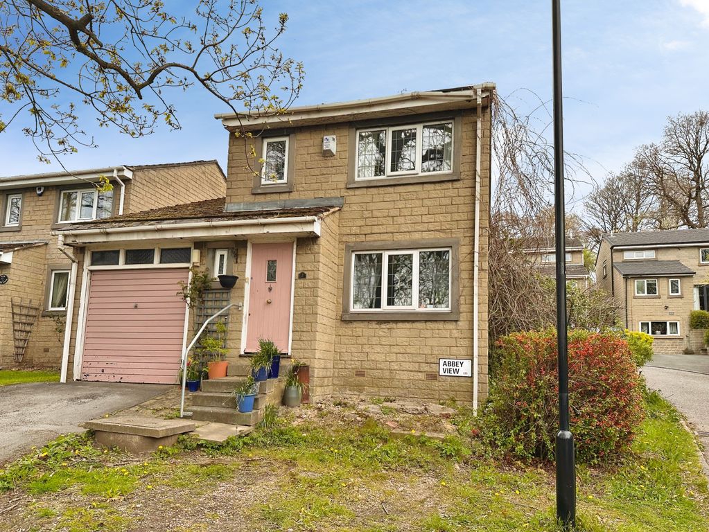 Property photo 1 of 17 Front View