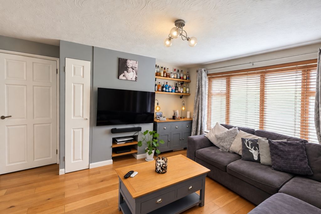 Property photo 2 of 16 2658E7A6-C027-46Df-88E5-4715386C43A6