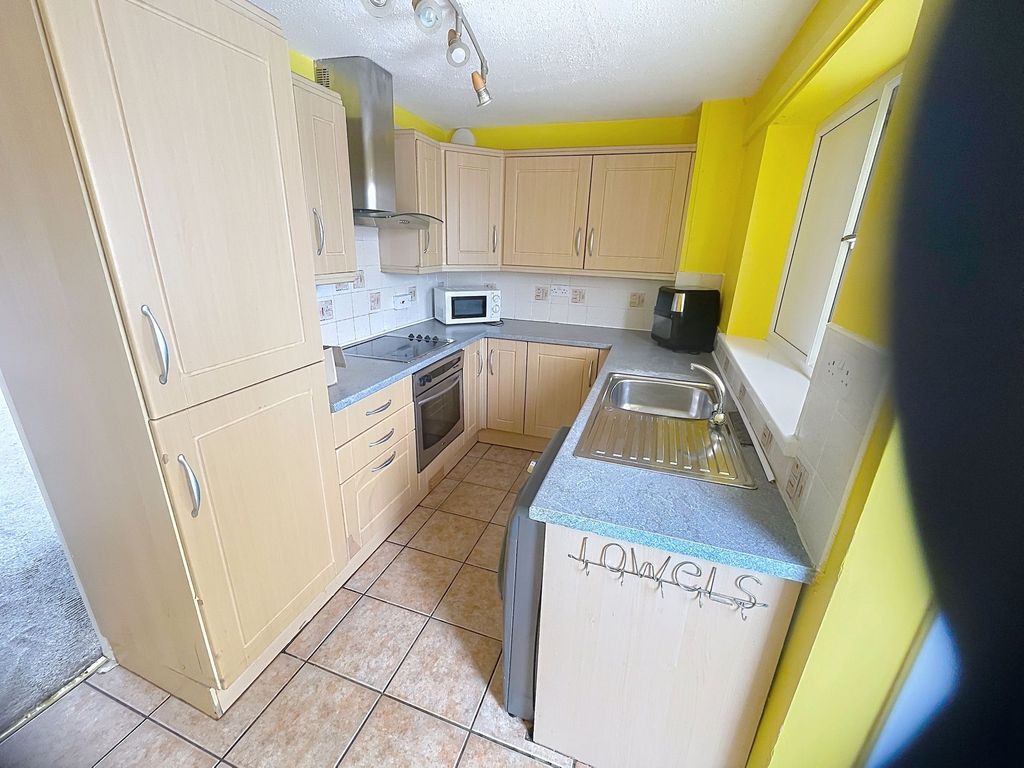 Property photo 2 of 16