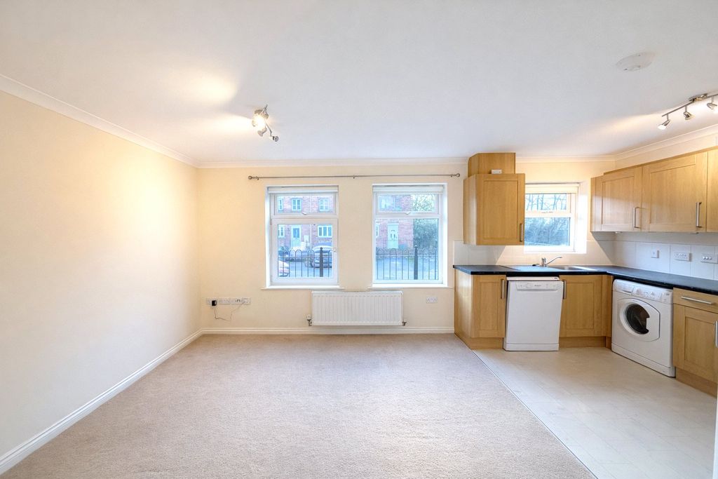 Property photo 2 of 8 Picture No. 04