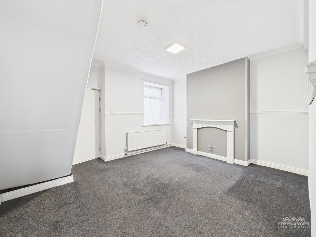 Property photo 3 of 13 Reception 2