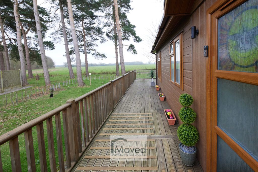 Property photo 1 of 25 Side Deck