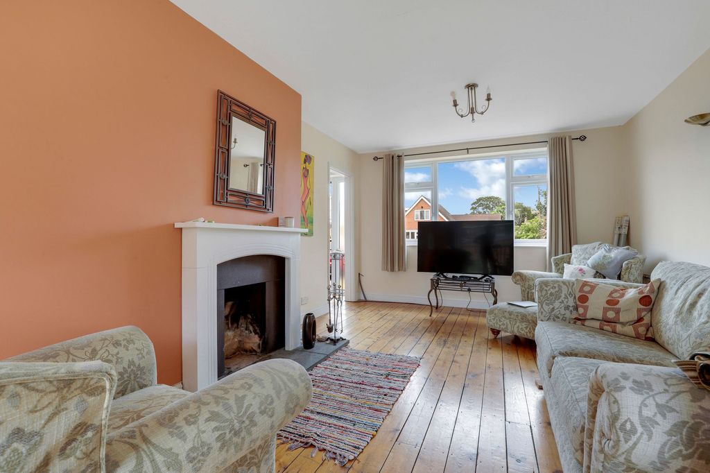 Property photo 3 of 13