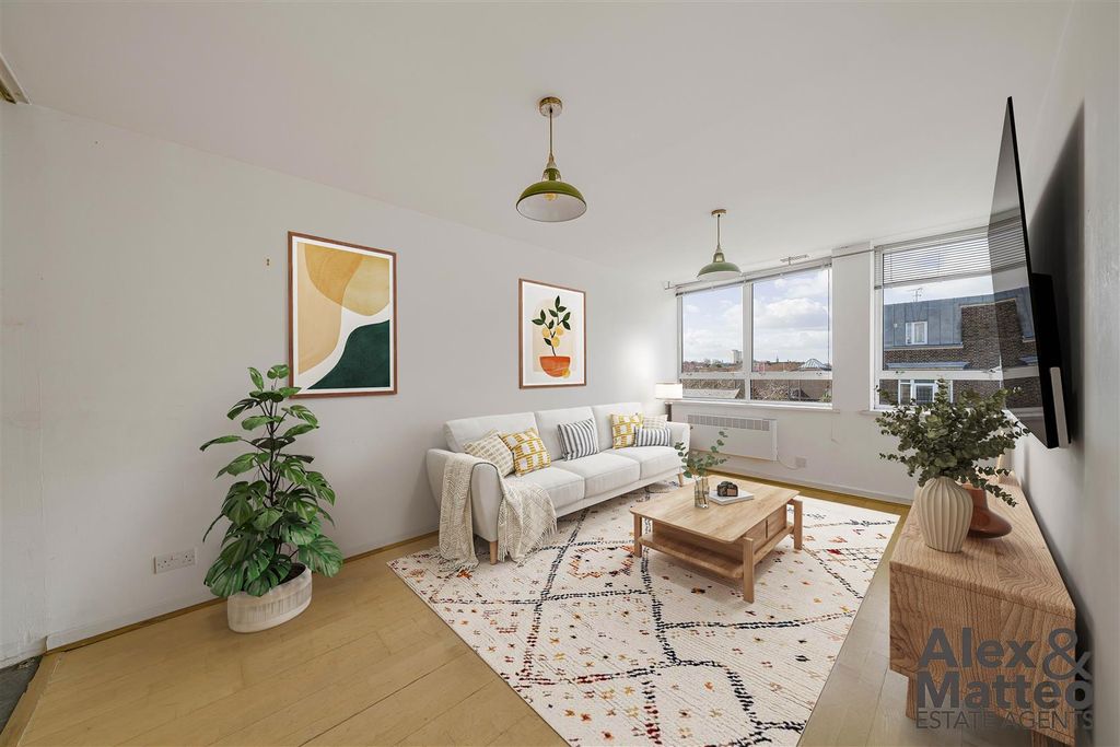 Property photo 1 of 11 Deptford High Street