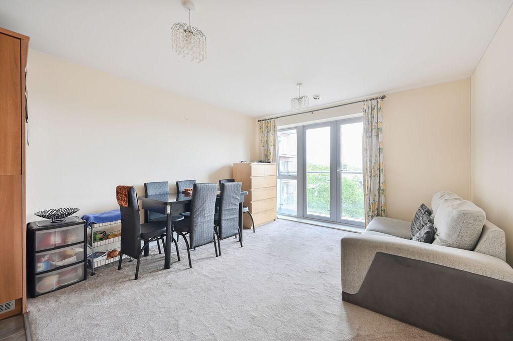 Property photo 1 of 11
