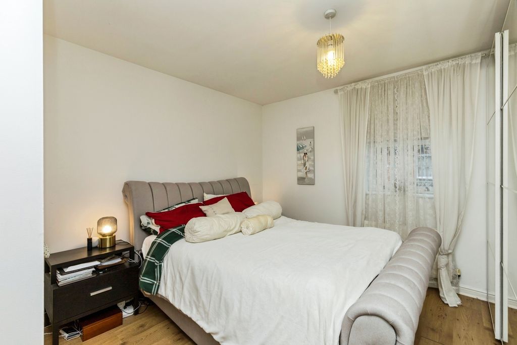 Property photo 3 of 17 Photo