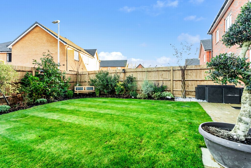 Property photo 2 of 24 Garden