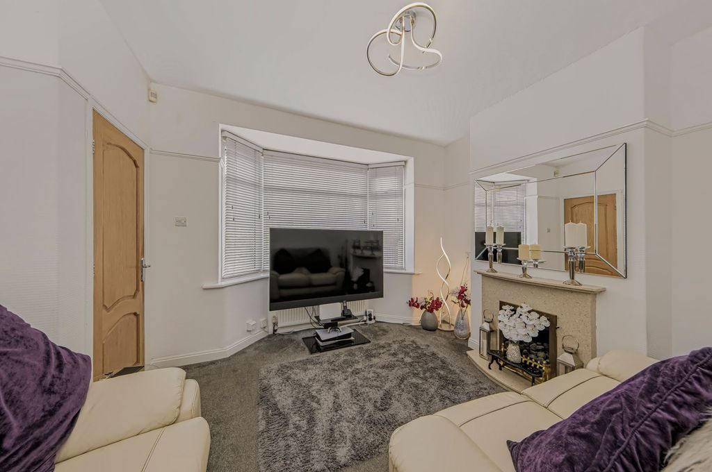 Property photo 3 of 25