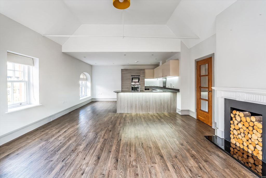 Property photo 2 of 16 Image