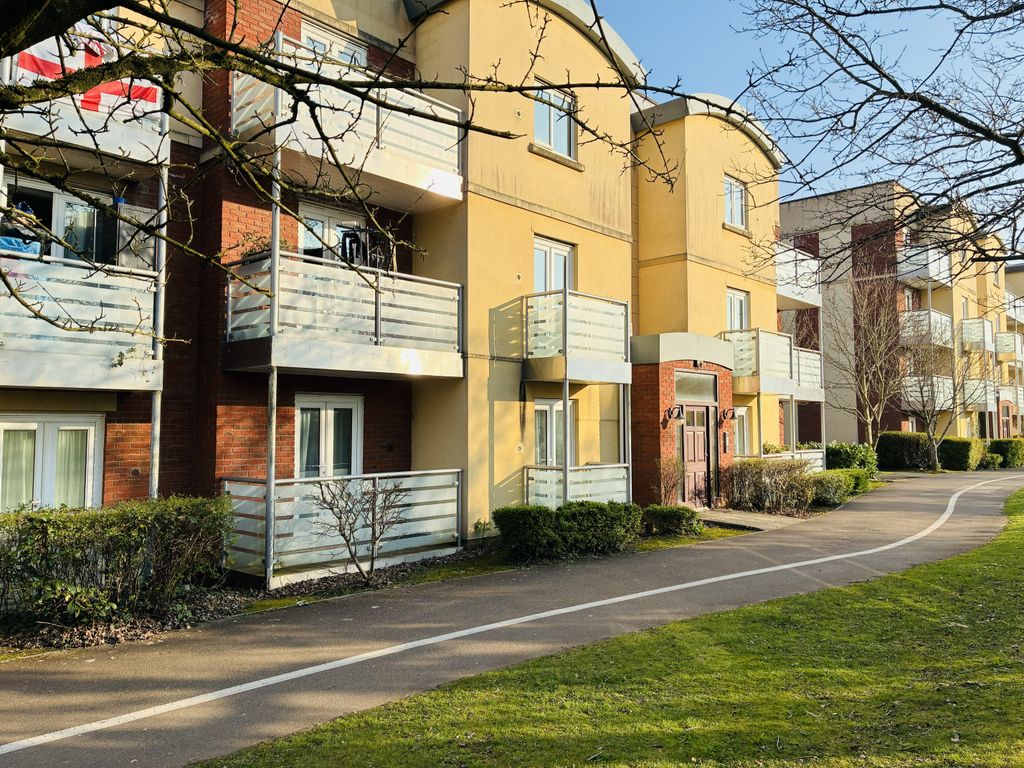 Property photo 1 of 18 Outside2