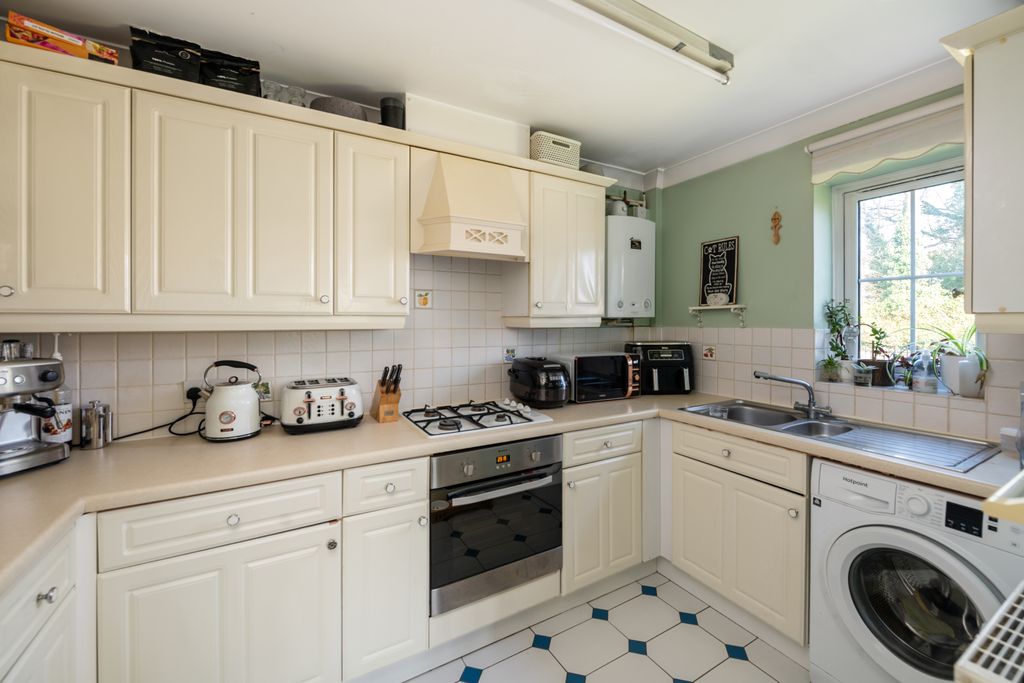 Property photo 2 of 13 Kitchen