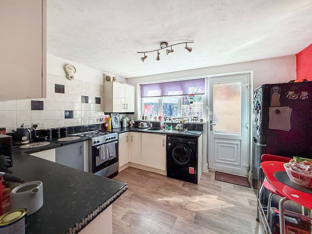 Property photo 2 of 11