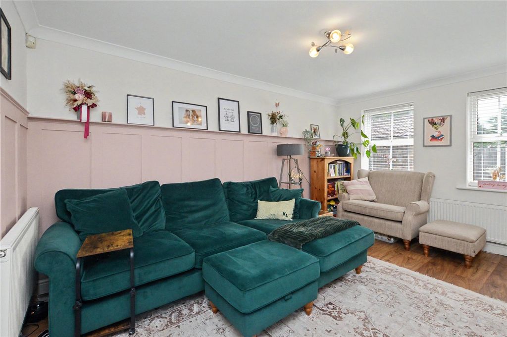 Property photo 2 of 19 Picture No. 12