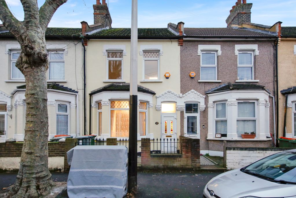 Property photo 1 of 24