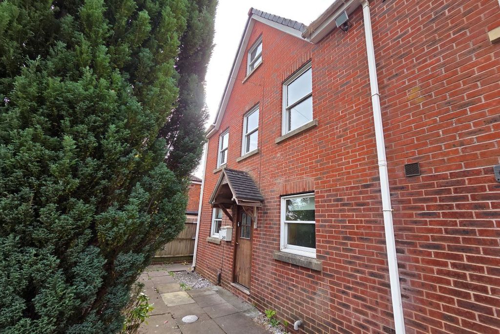 Property photo 2 of 30