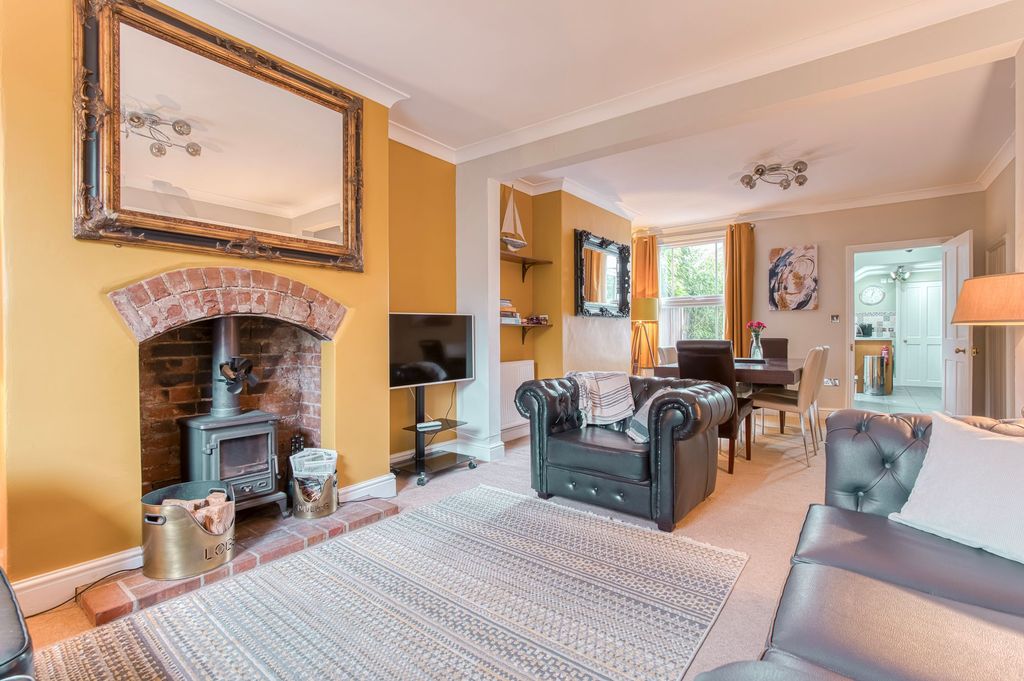 Property photo 3 of 20