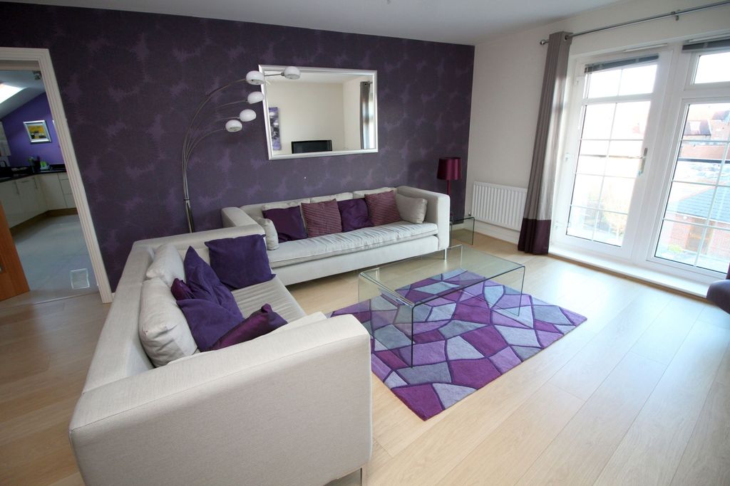 Property photo 2 of 10 14 Wetton Court Lge