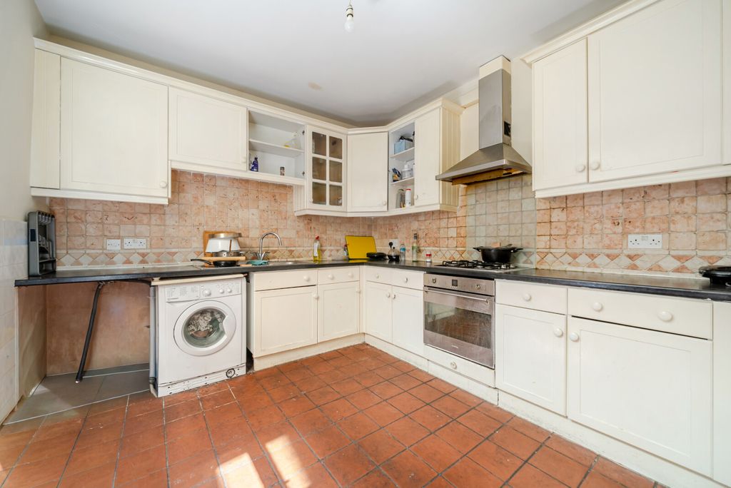 Property photo 3 of 15 Kitchen