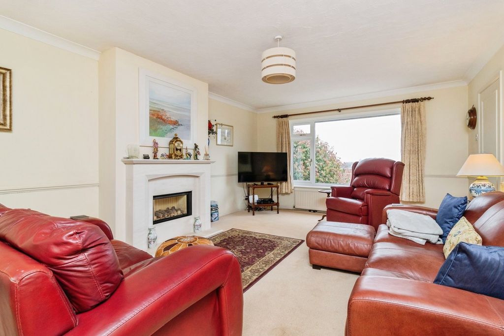 Property photo 2 of 36