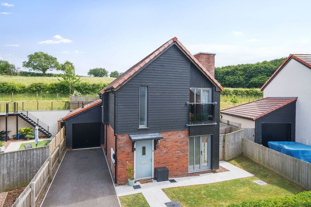 Property photo 1 of 39