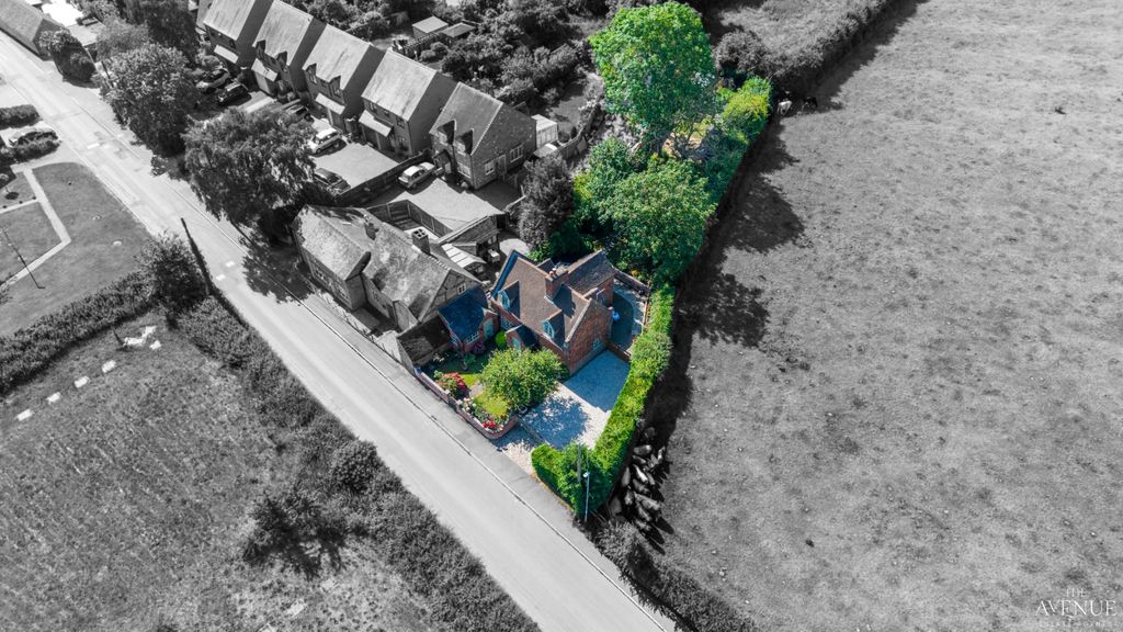 Property photo 2 of 31 5251473