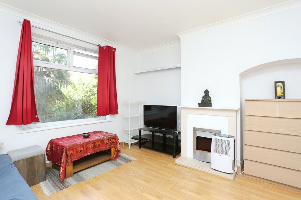 Property photo 3 of 15