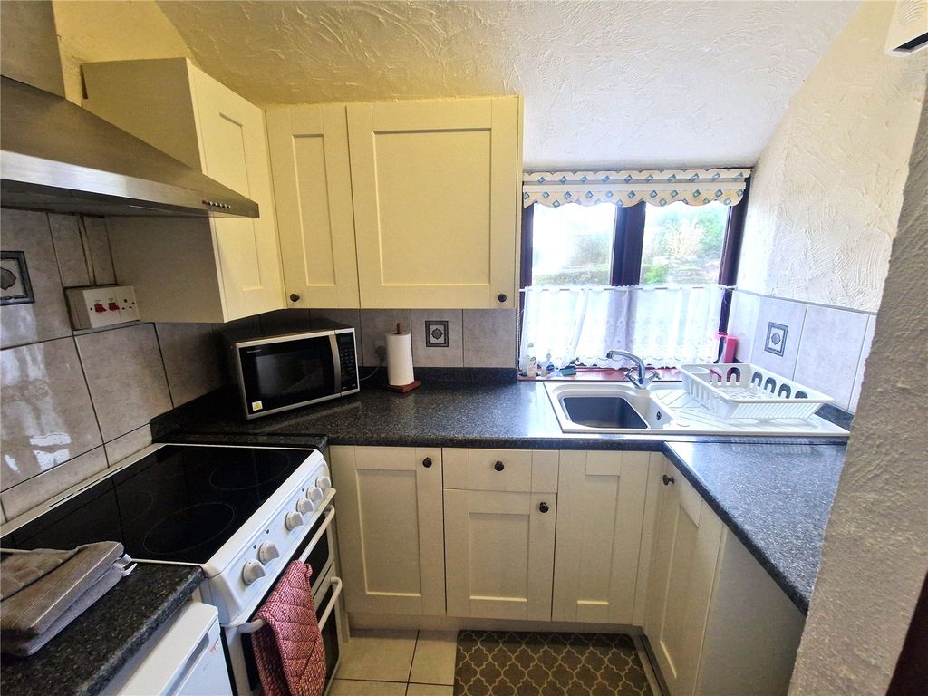 Property photo 2 of 18 Picture No. 14