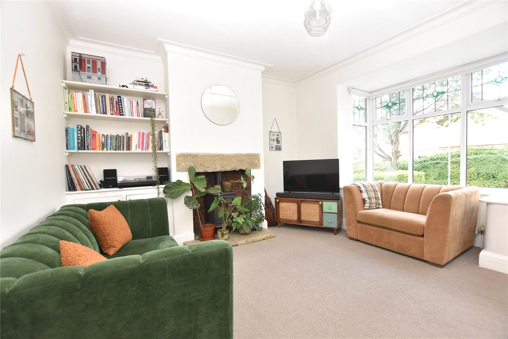 Property photo 2 of 15 Picture No. 11