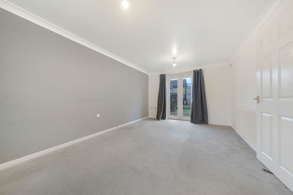 Property photo 3 of 14 Premier Way - Lounge