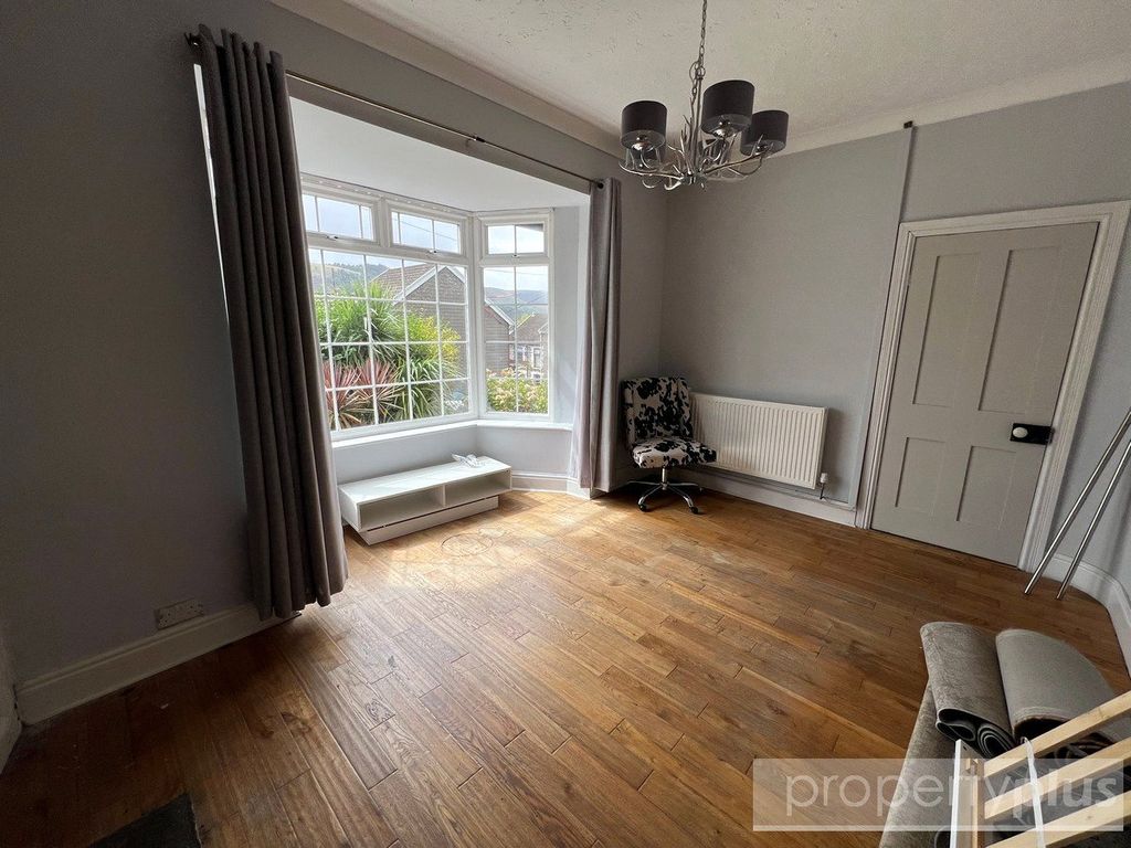 Property photo 3 of 16 Picture No. 10