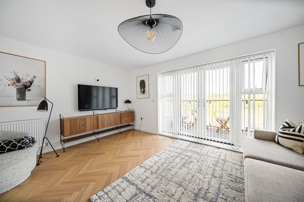 Property photo 2 of 22 3950592